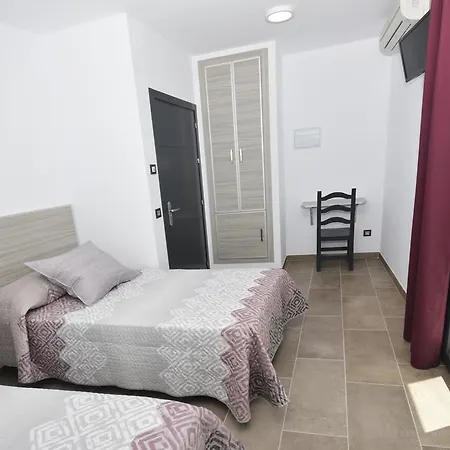 Гостьовий будинок Maria Jose 4*